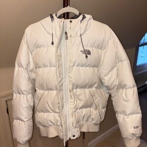 The North Face 550 Cream Hooded Puffer Jacket